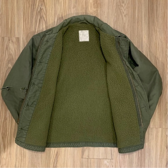 TRUE VINTAGE 1970s US Navy A-2 deck jacket - Picture 5 of 11